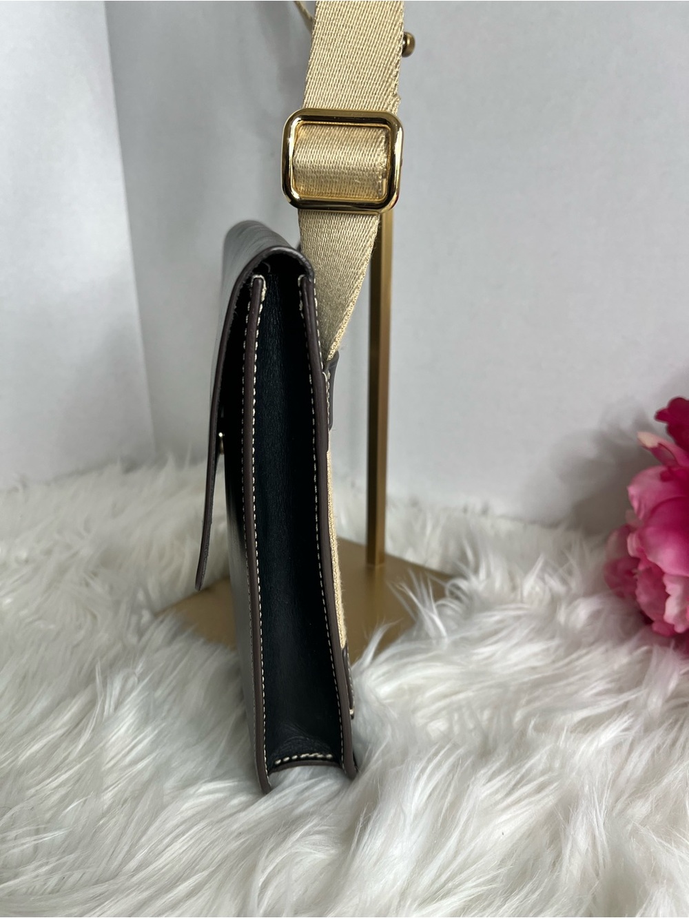 Dooney Bourke Alto Black Leather Crossbody Bag - Picture 4 of 9